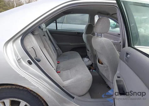 2004 Toyota Camry Le V6 from USA, damaged, VIN 4T1BF32K44U588468